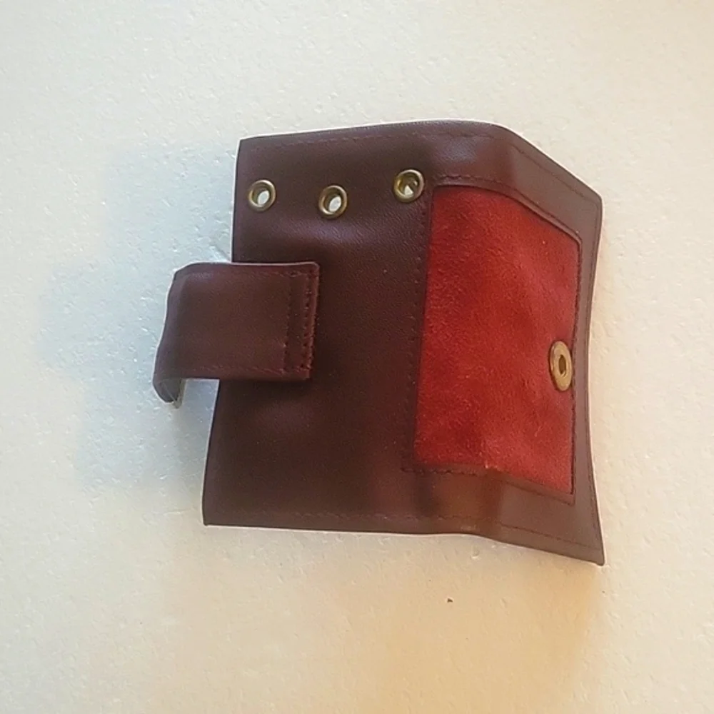 1981 Avon Burgundy Suede & Leather Keycase With Snap